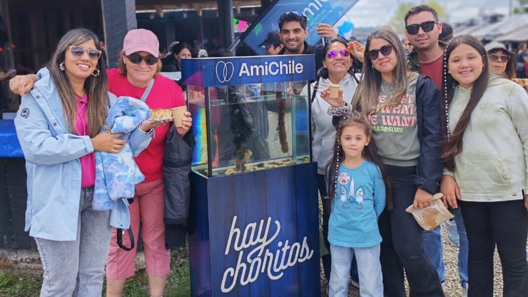 AmiChile llevó su campaña “Hay Choritos” a la 23° Feria de la Biodiversidad con degustaciones y educación sobre el mejillón chileno