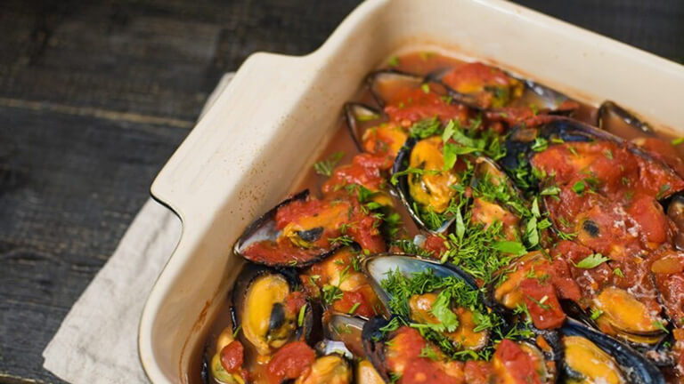 Choritos en salsa roja